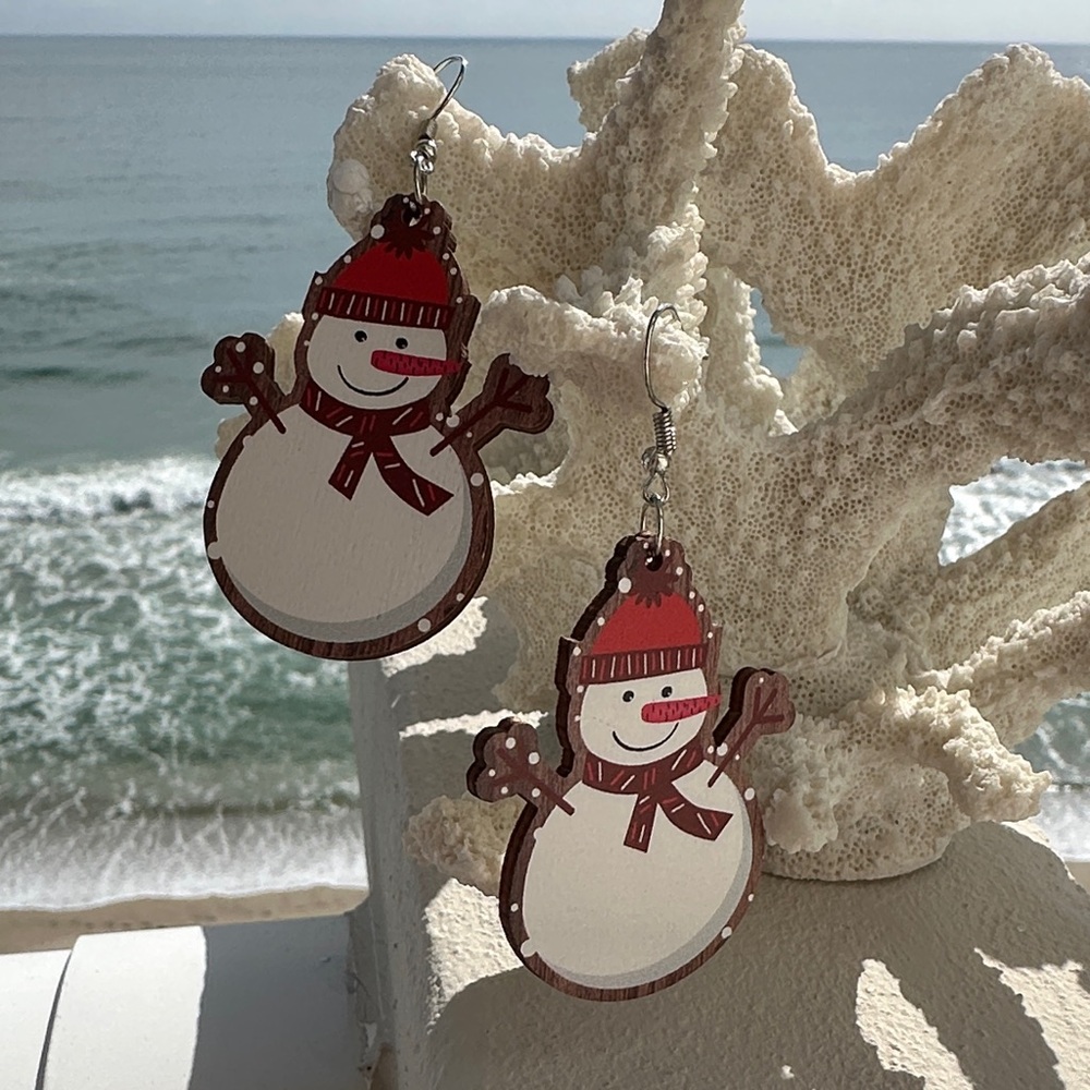 EARRINGS NWOT SNOWMAN EARRINGS